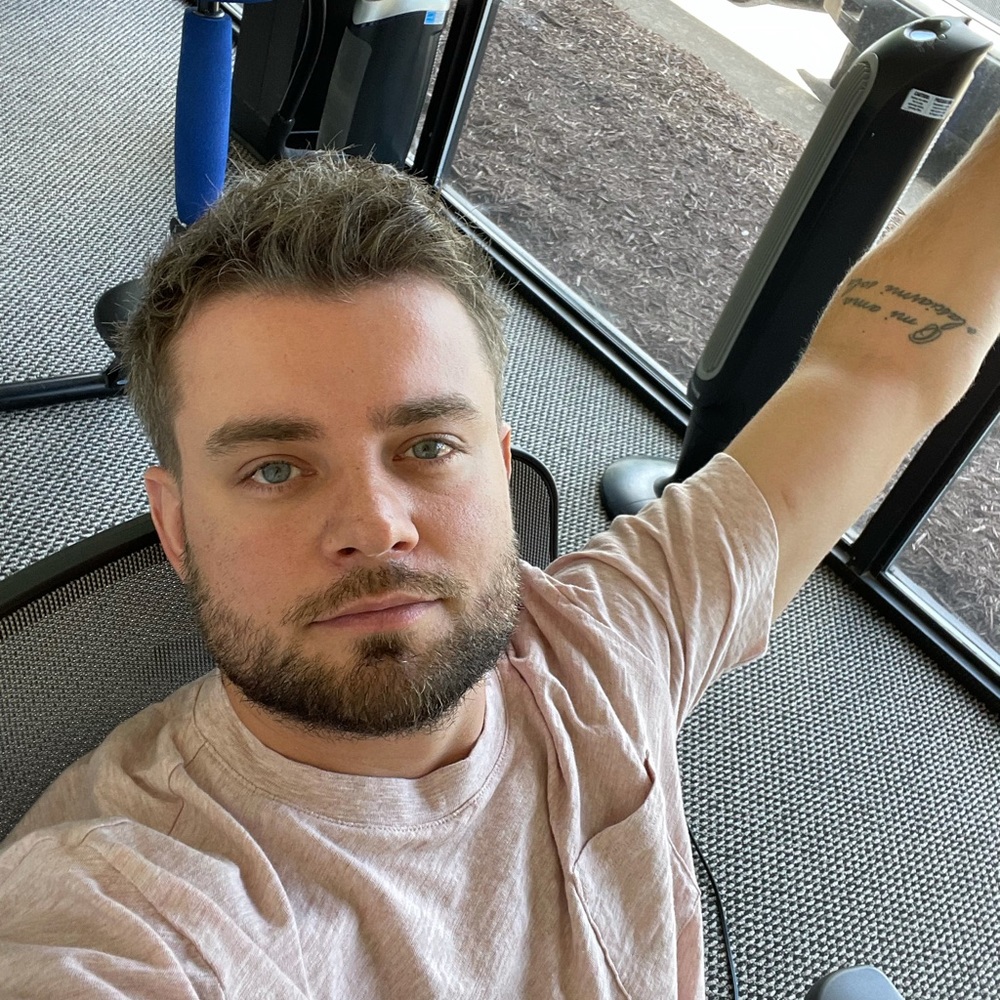 Meet your Posher, Dominic